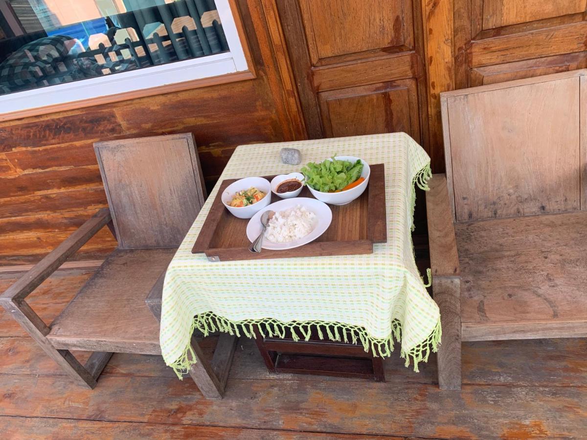Une Jai Place เรือนอุ่นใจ Phimai Exteriör bild