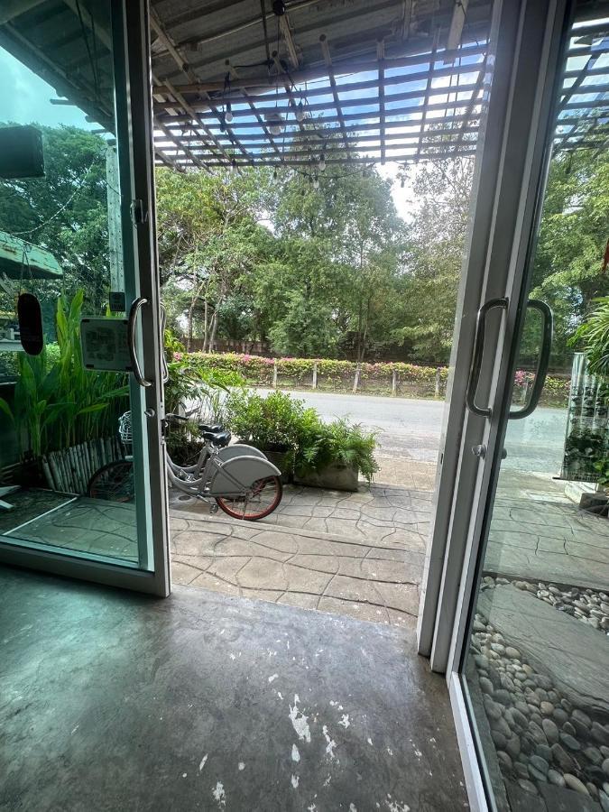 Une Jai Place เรือนอุ่นใจ Phimai Exteriör bild