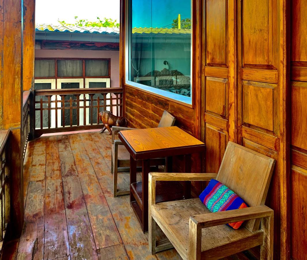 Une Jai Place เรือนอุ่นใจ Phimai Exteriör bild